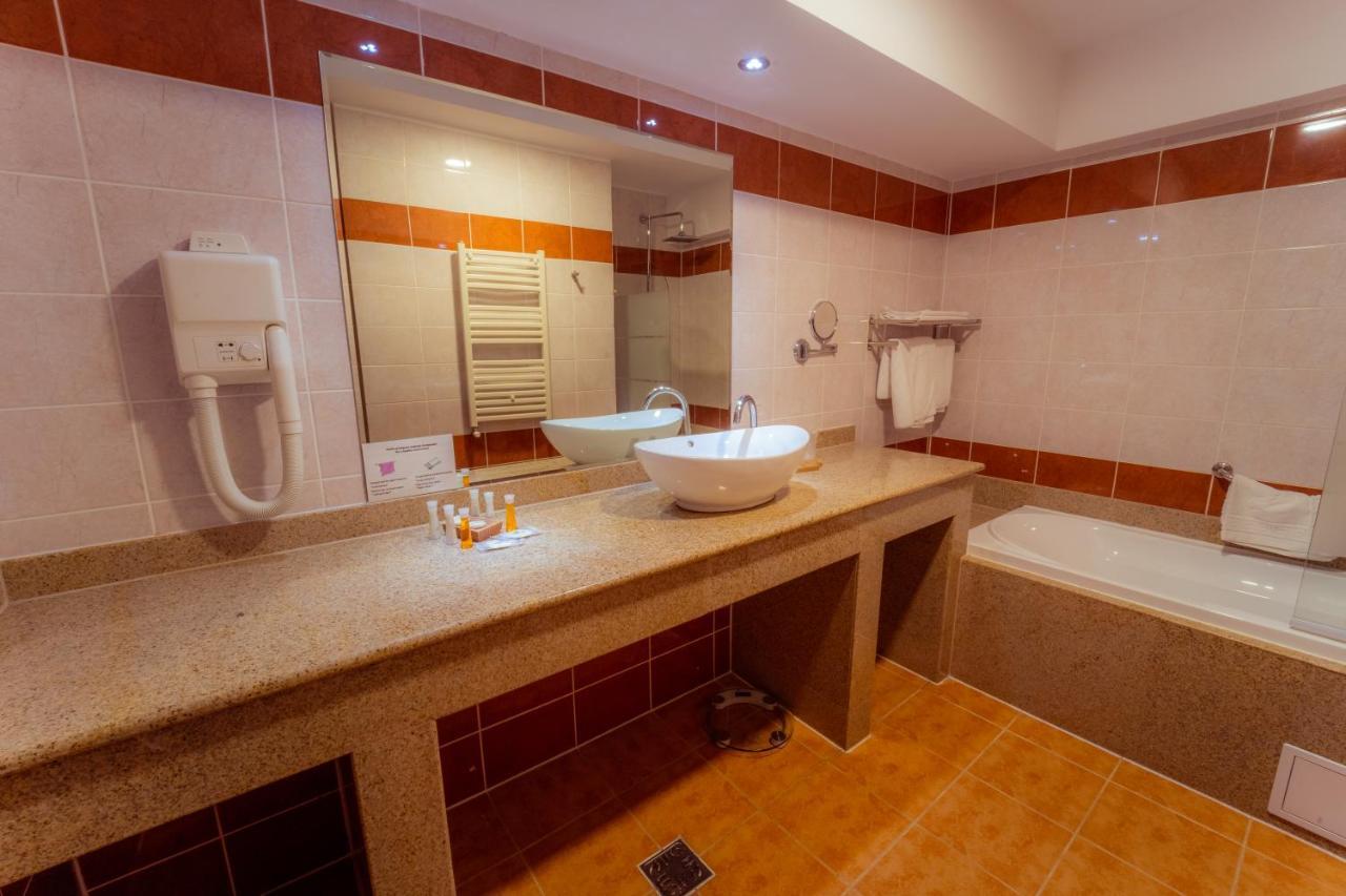 Hotel Perla Slănic-Moldova Exteriér fotografie